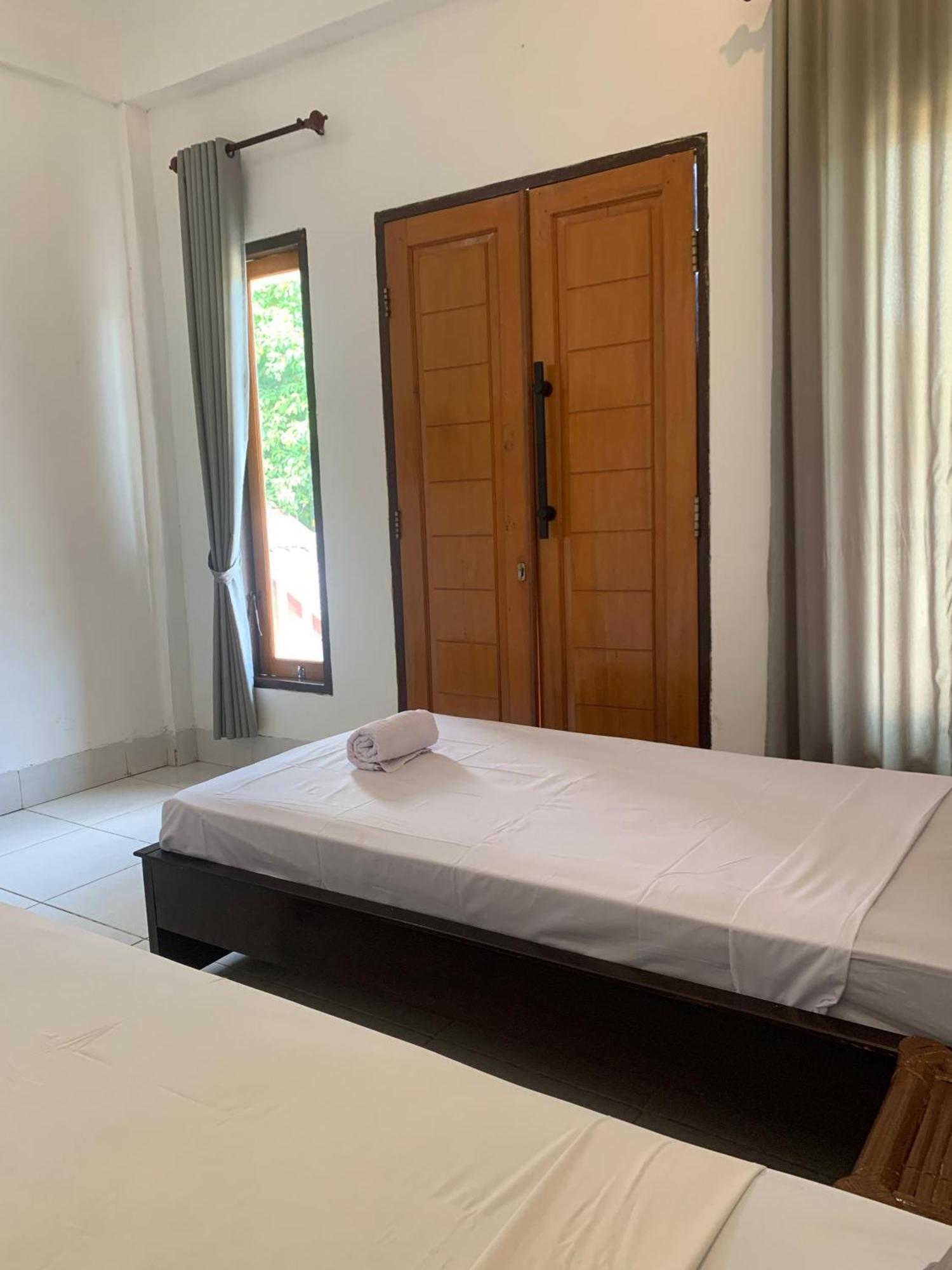 Hotel Bale Sunrise Gili Trawangan Esterno foto